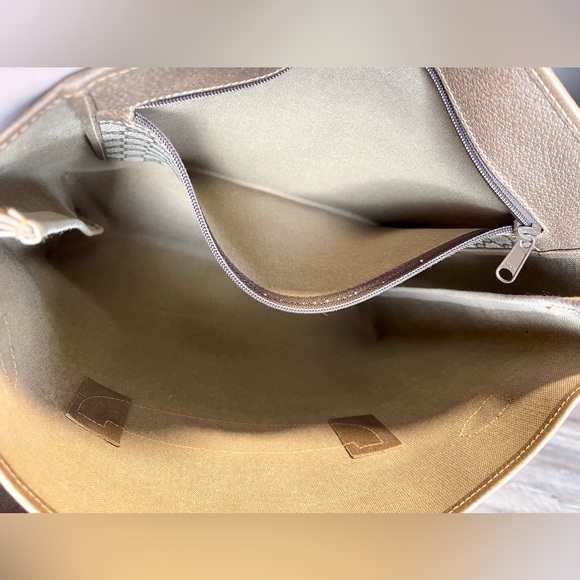 SOLD❌Authentic GUCCI Monogram Large tote - Picture 11 of 16